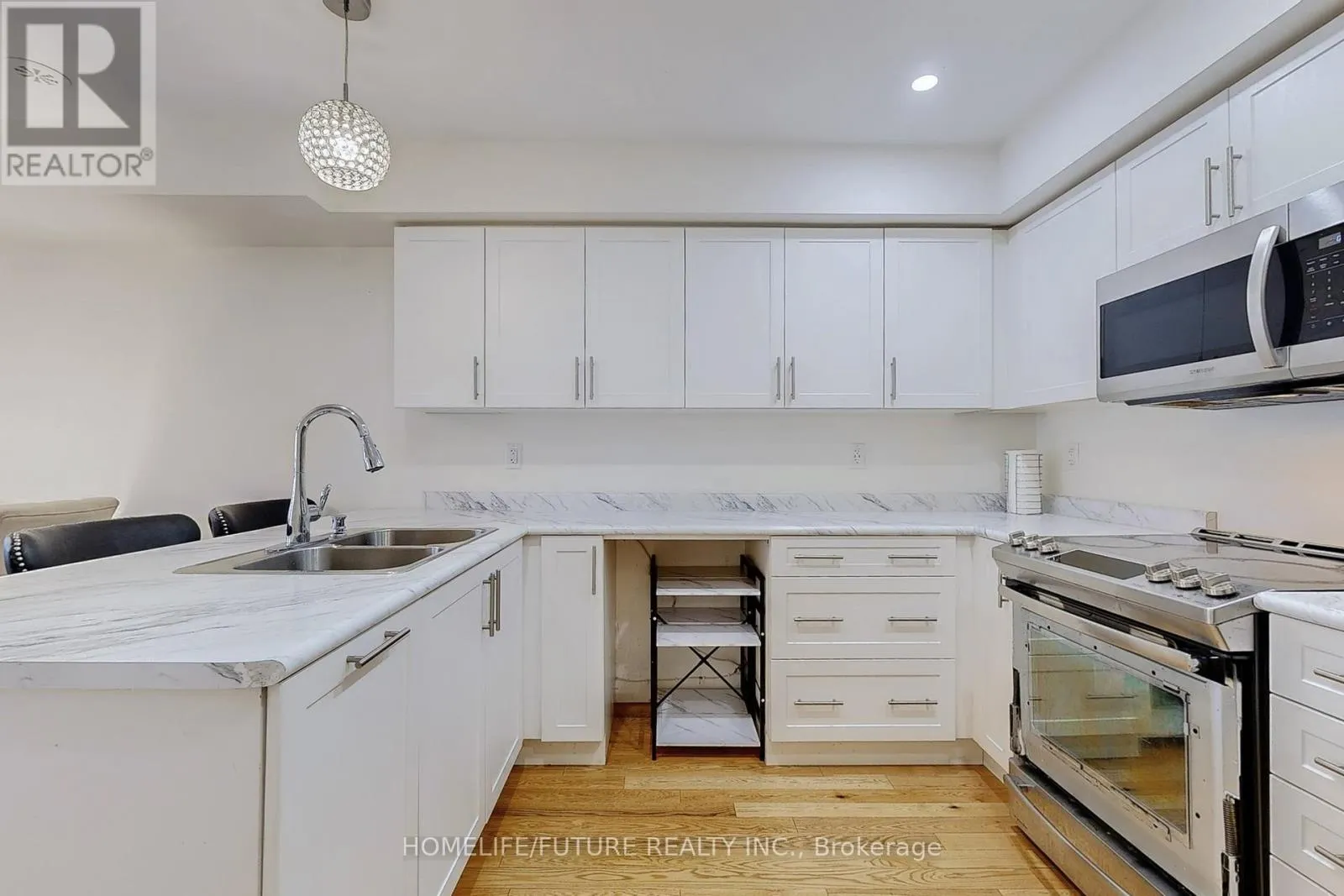 224 LORD ELGIN LANE