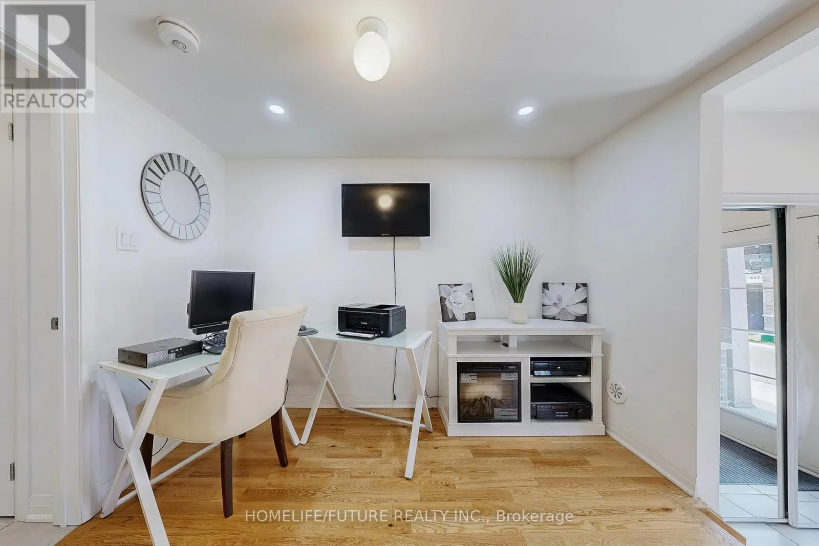 224 LORD ELGIN LANE