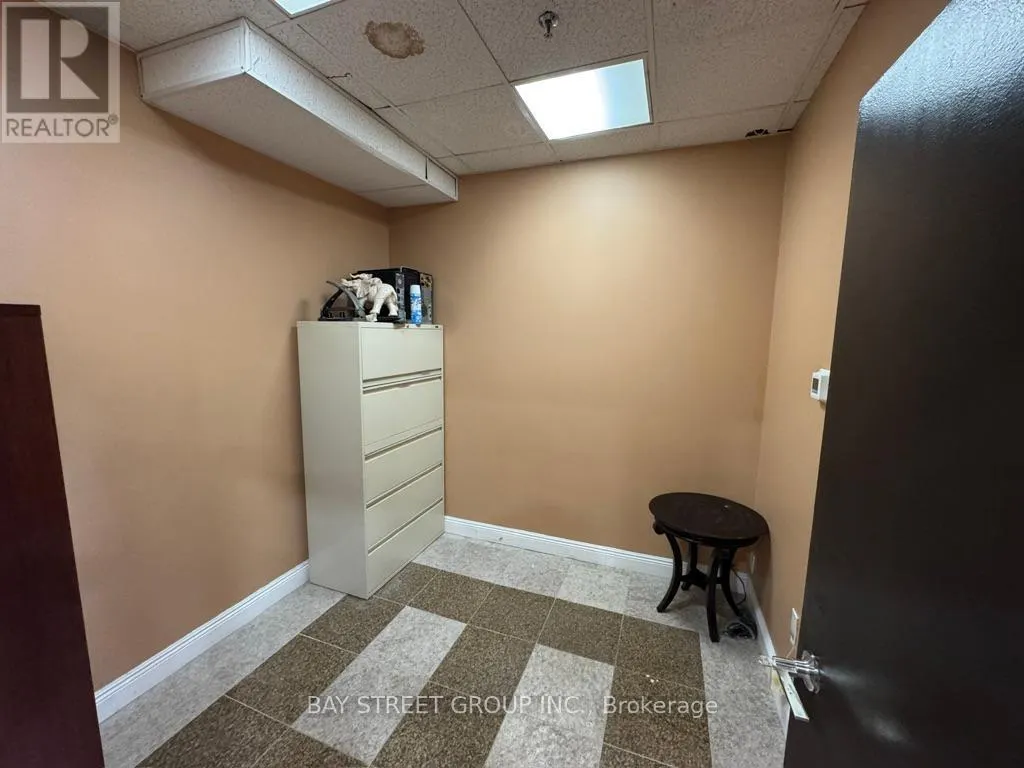 204 - 80 CORPORATE DRIVE