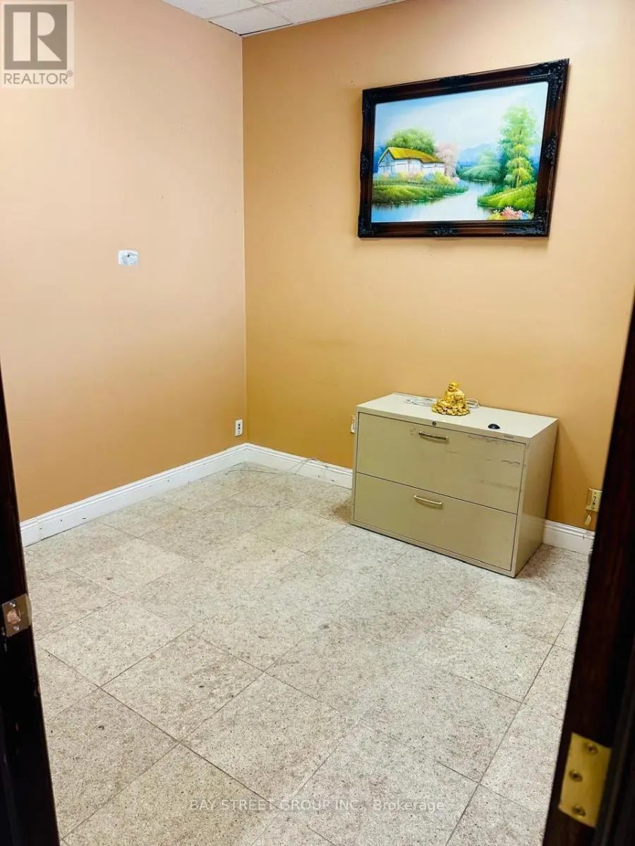204 - 80 CORPORATE DRIVE