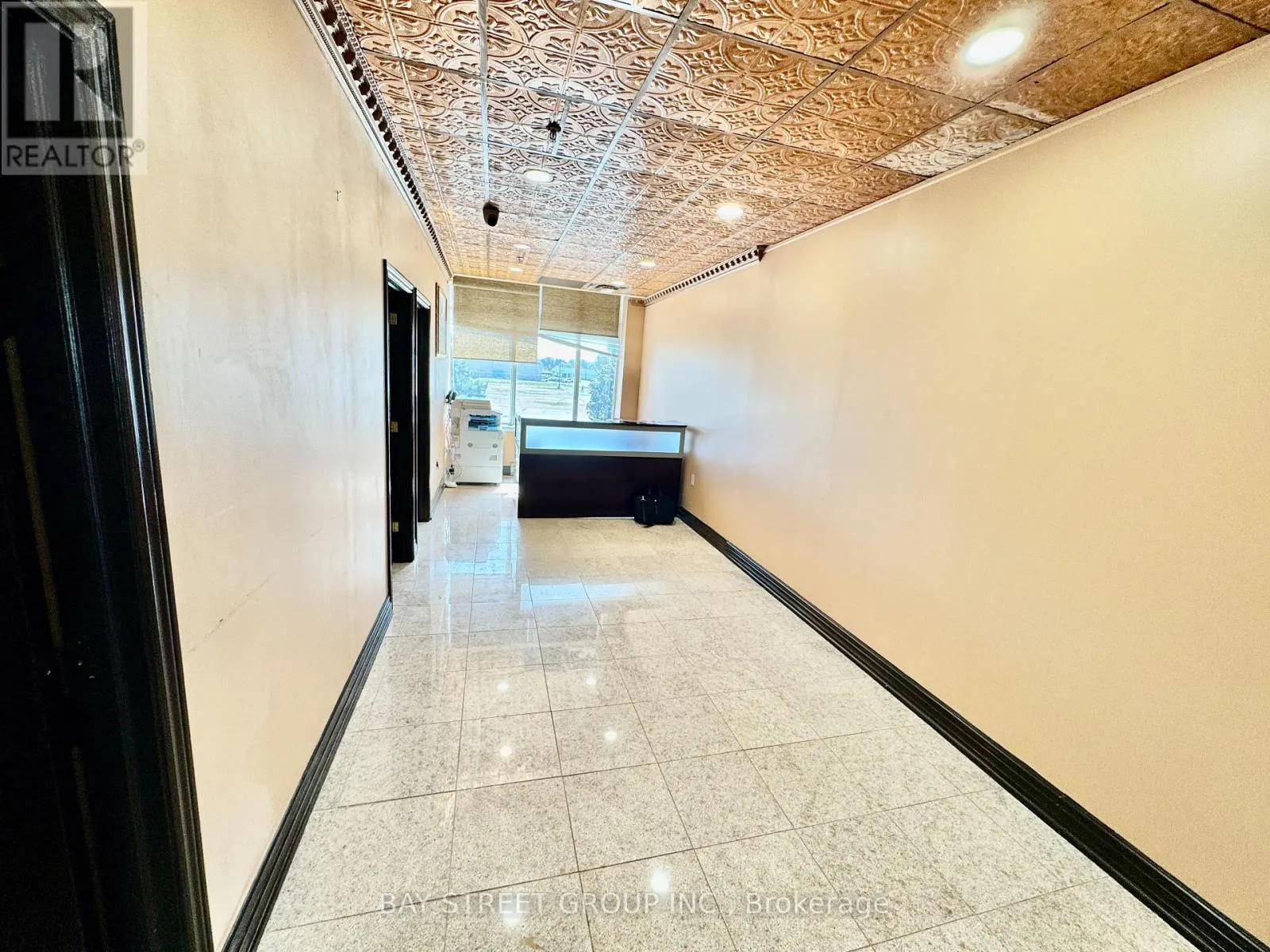 204 - 80 CORPORATE DRIVE