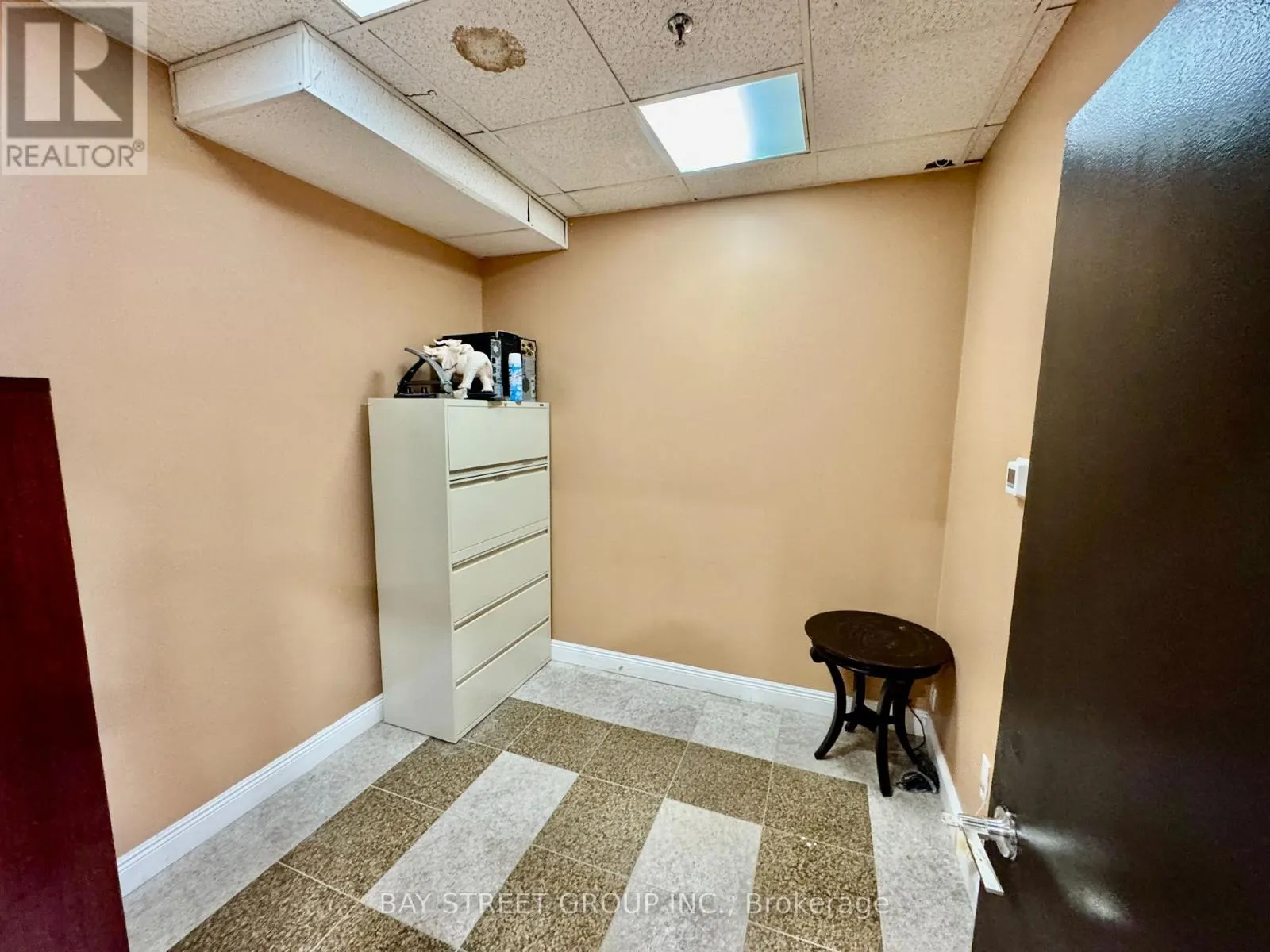 204 - 80 CORPORATE DRIVE
