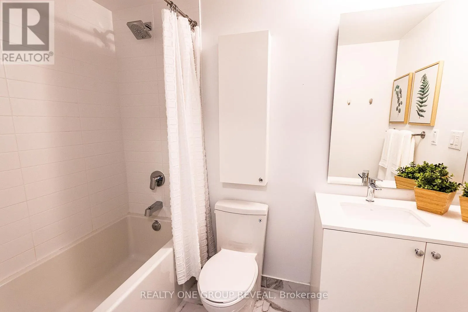913 - 2799 KINGSTON ROAD