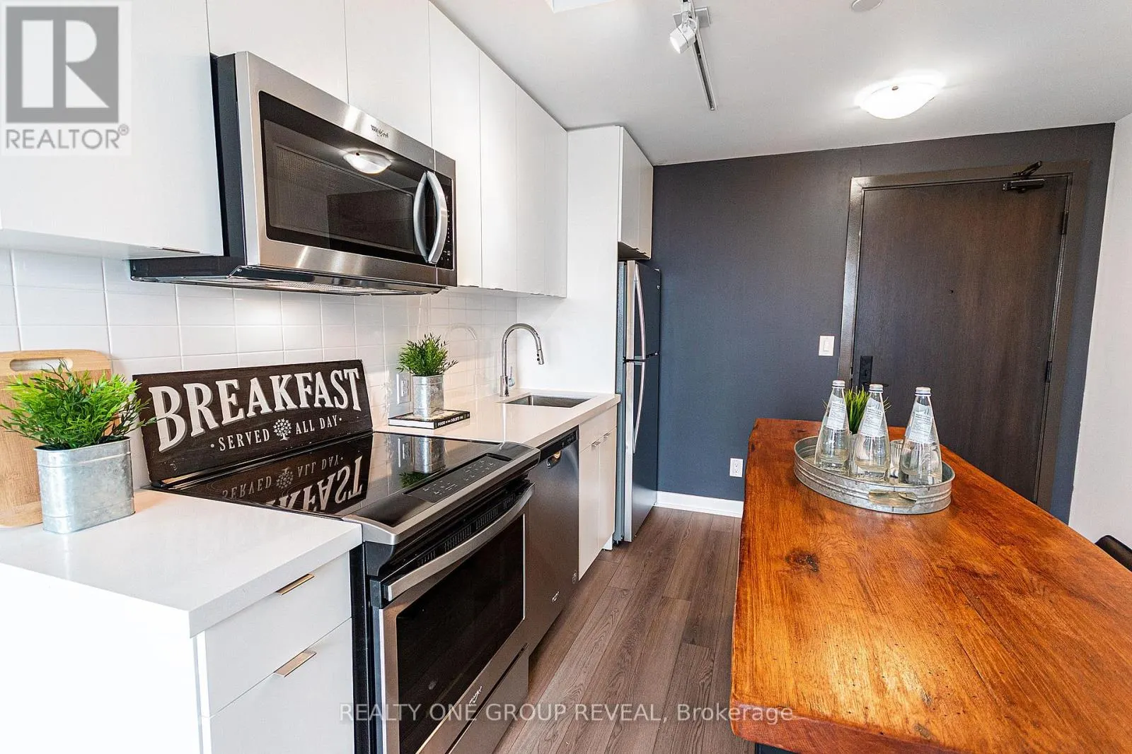 913 - 2799 KINGSTON ROAD