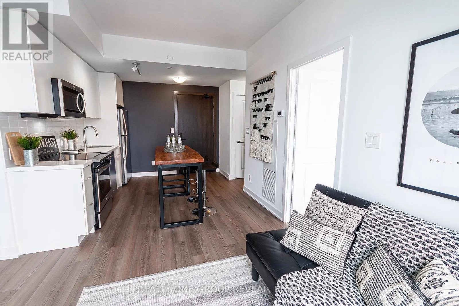 913 - 2799 KINGSTON ROAD