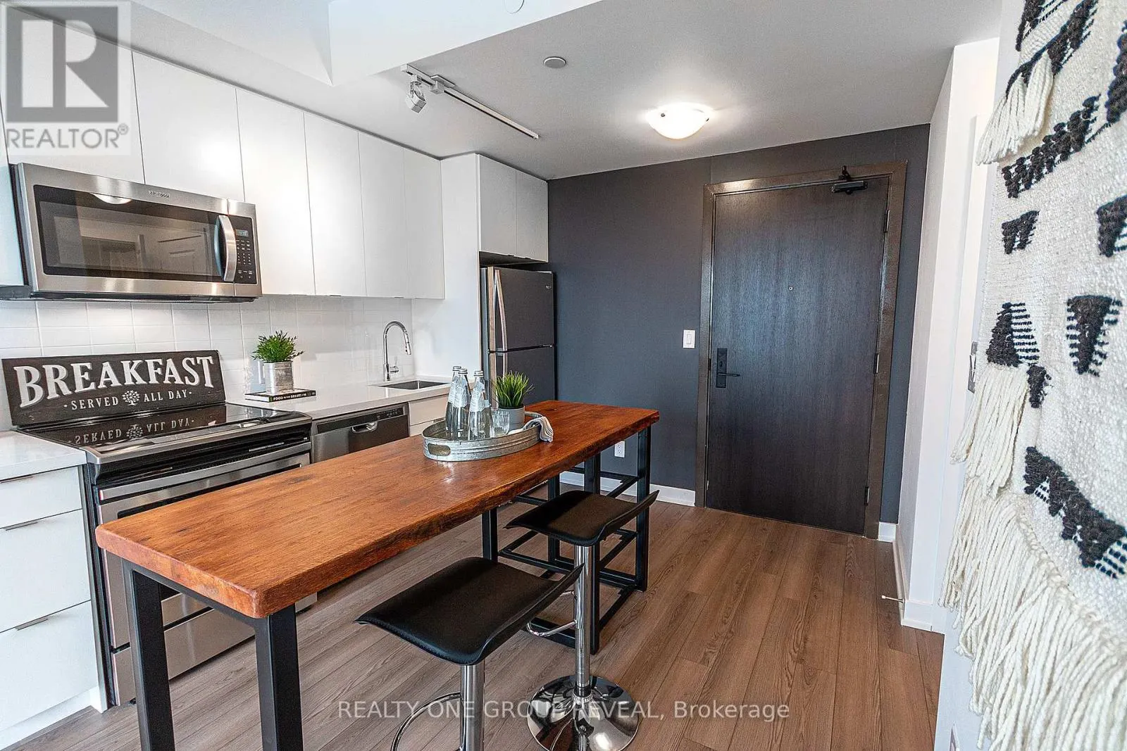 913 - 2799 KINGSTON ROAD