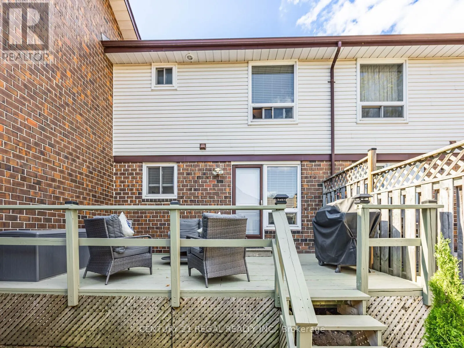 4 GROVES LANE