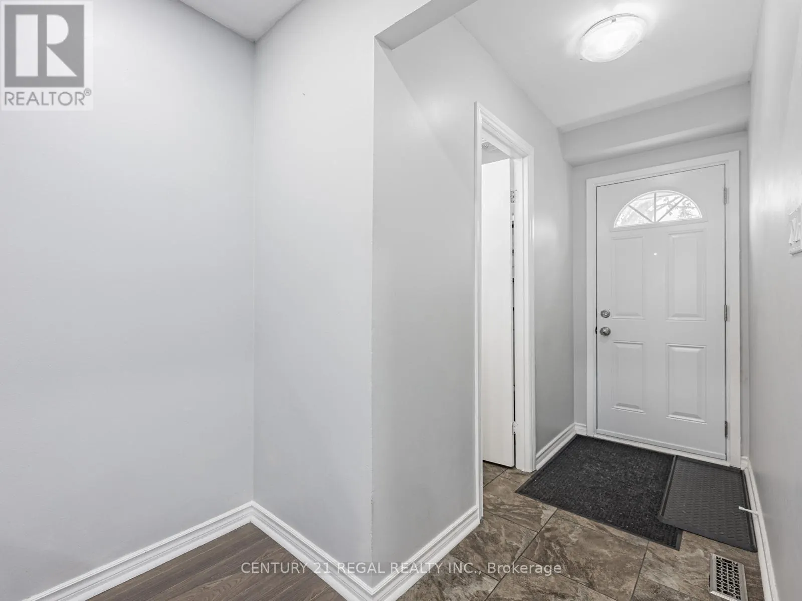 4 GROVES LANE