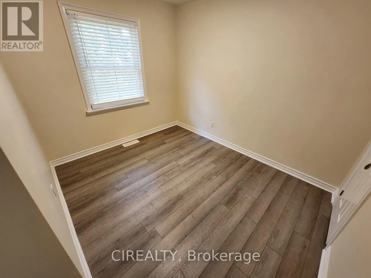 82 LILIAN DRIVE