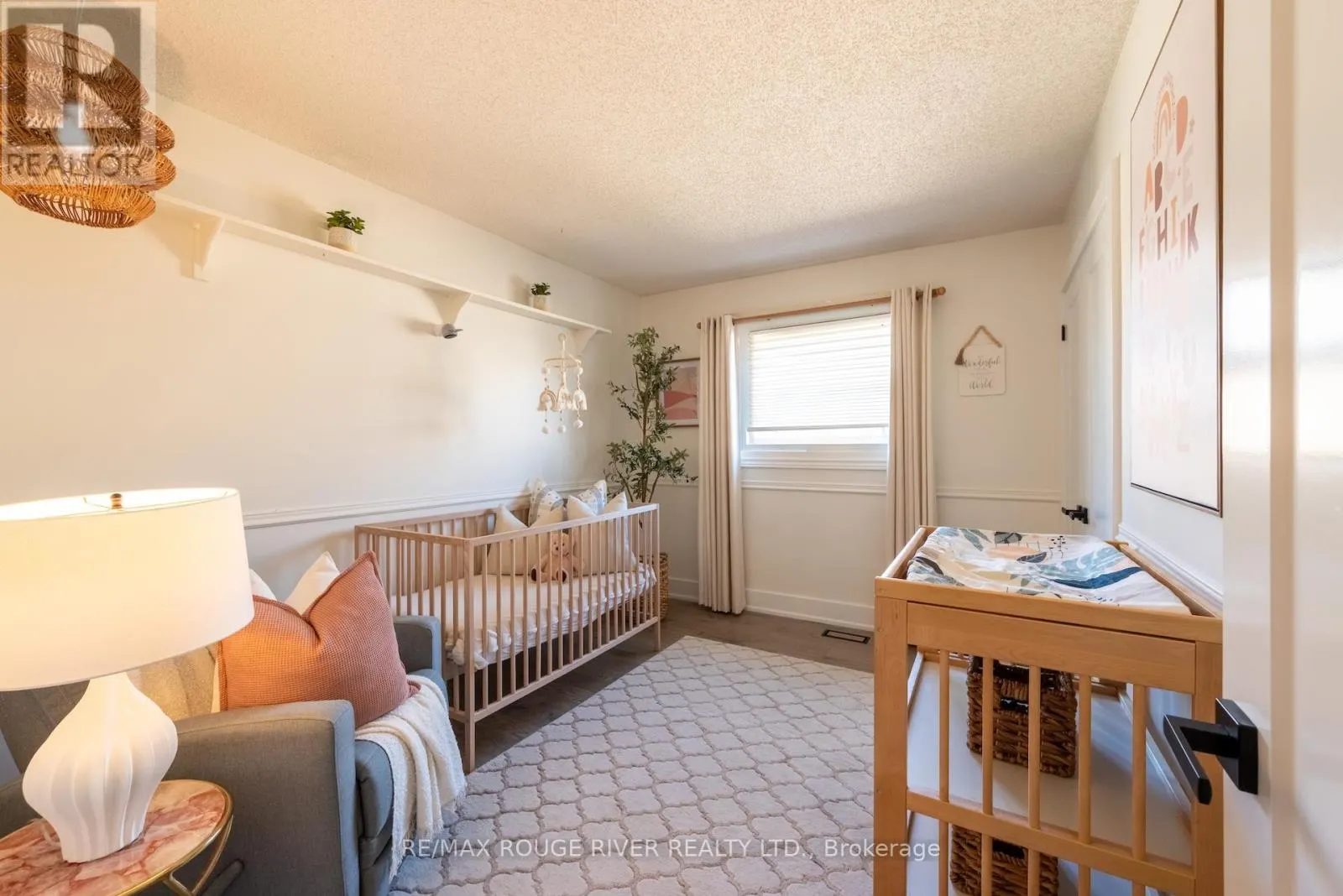 37 DONCASTER CRESCENT