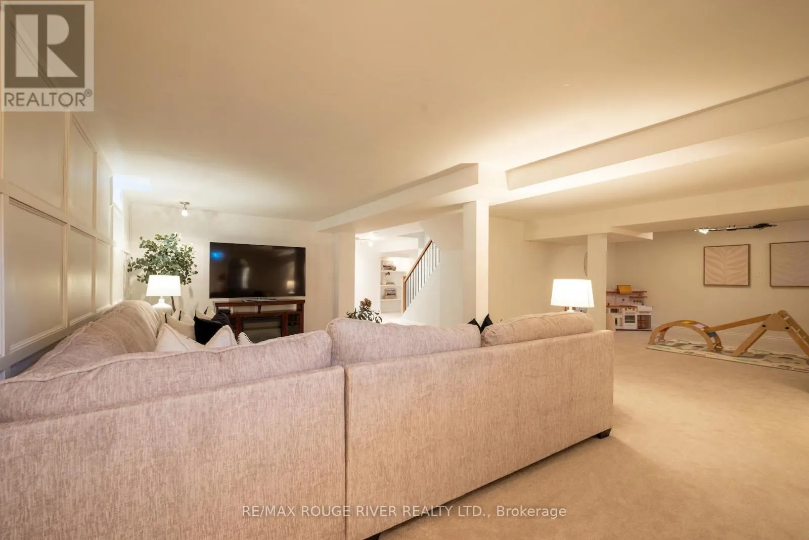 37 DONCASTER CRESCENT