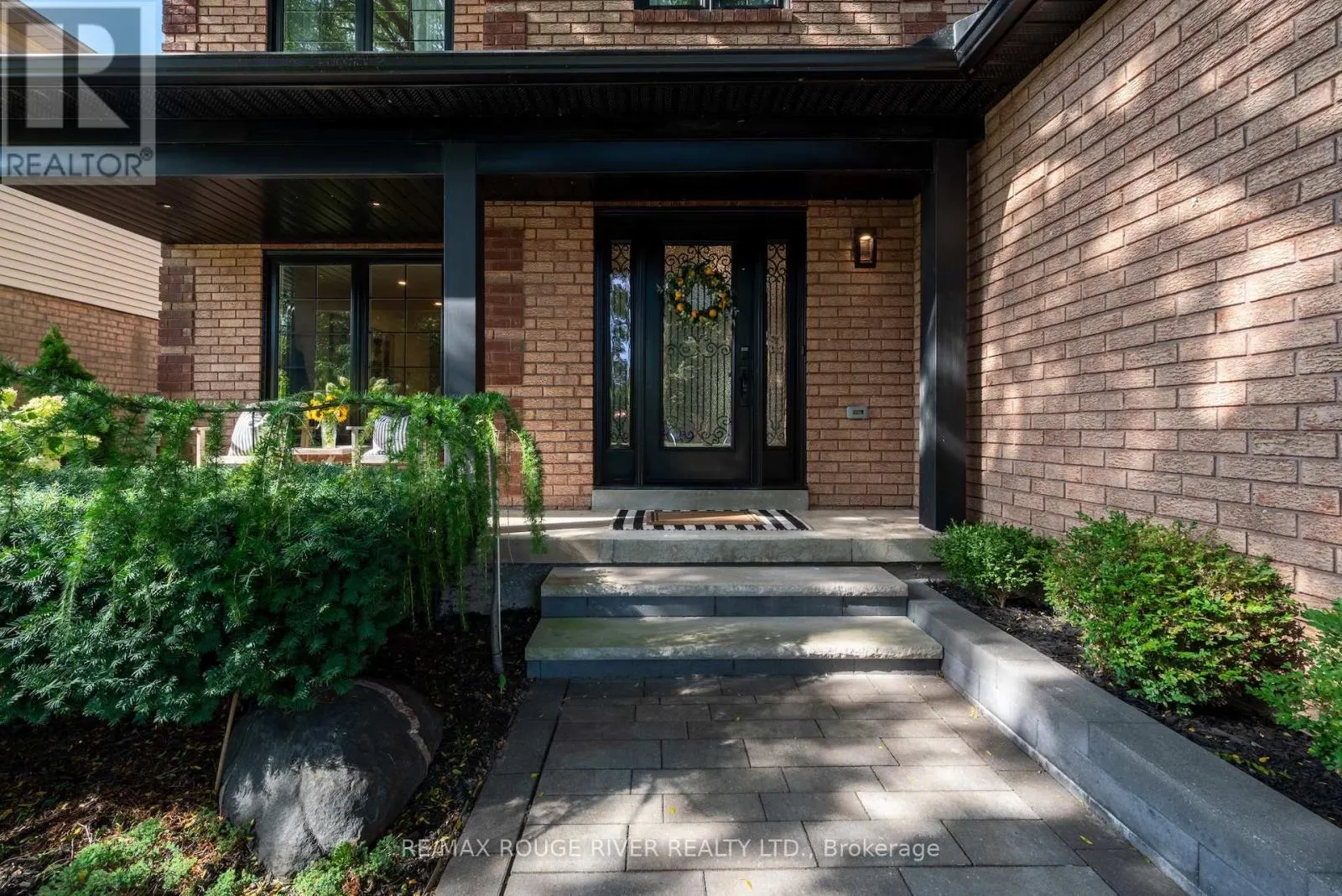 37 DONCASTER CRESCENT