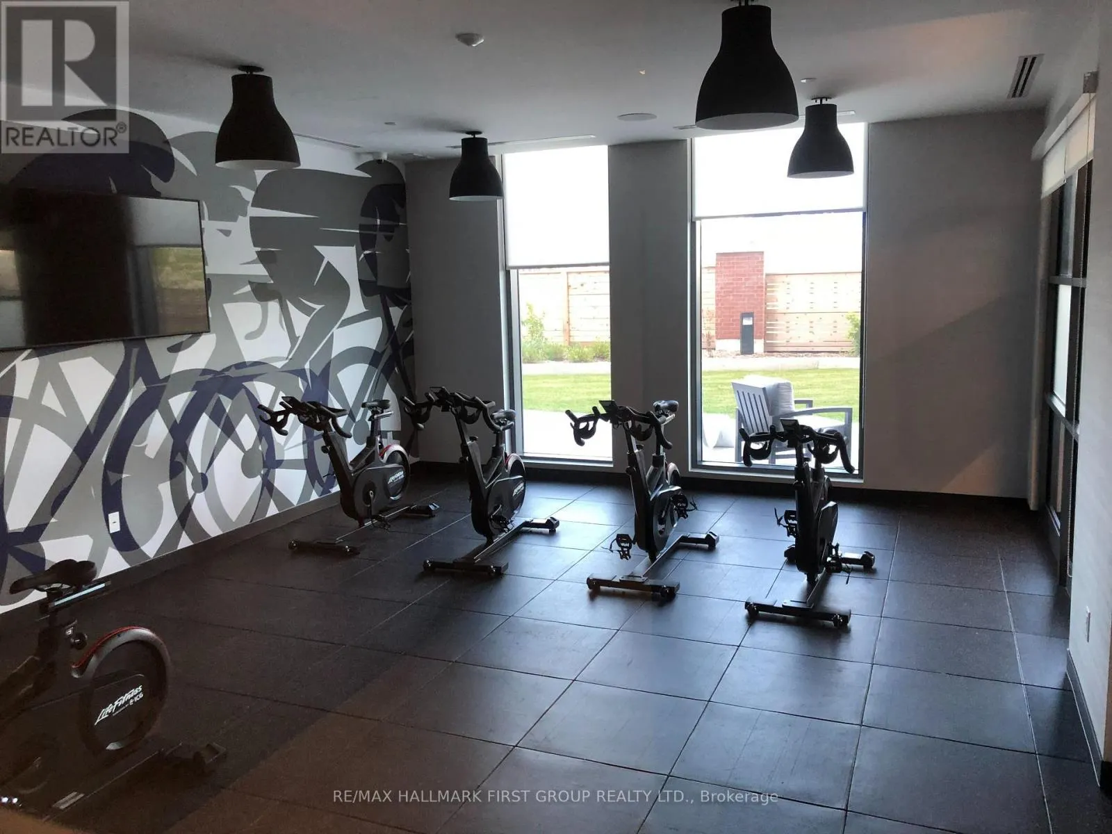 202 - 2545 SIMCOE STREET N, #202