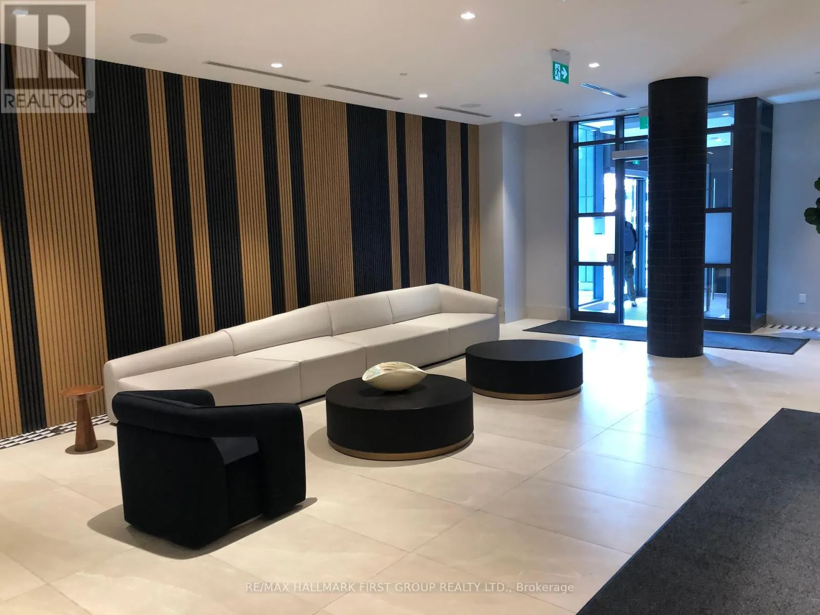 202 - 2545 SIMCOE STREET N, #202