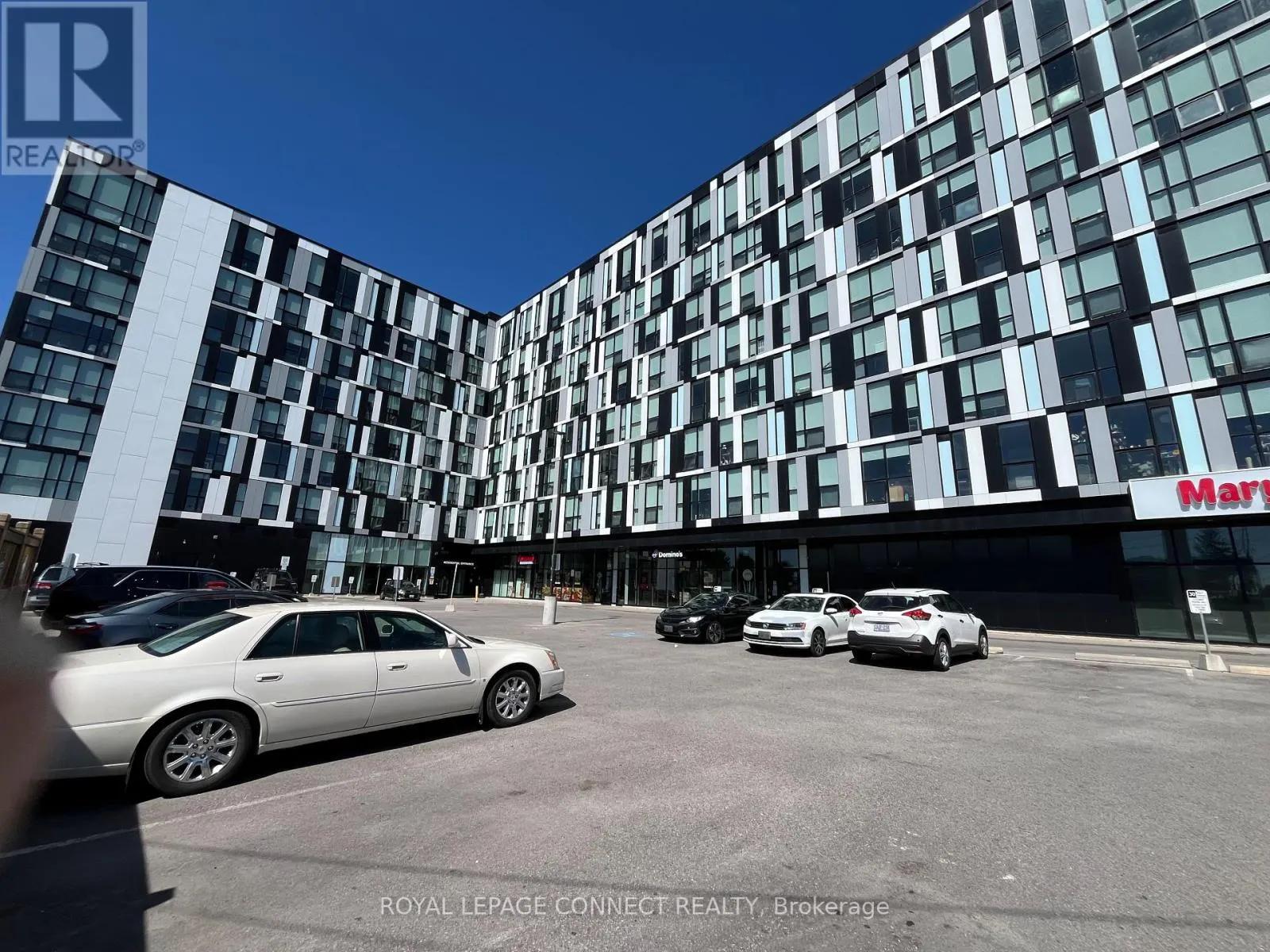 731 - 1900 SIMCOE STREET N