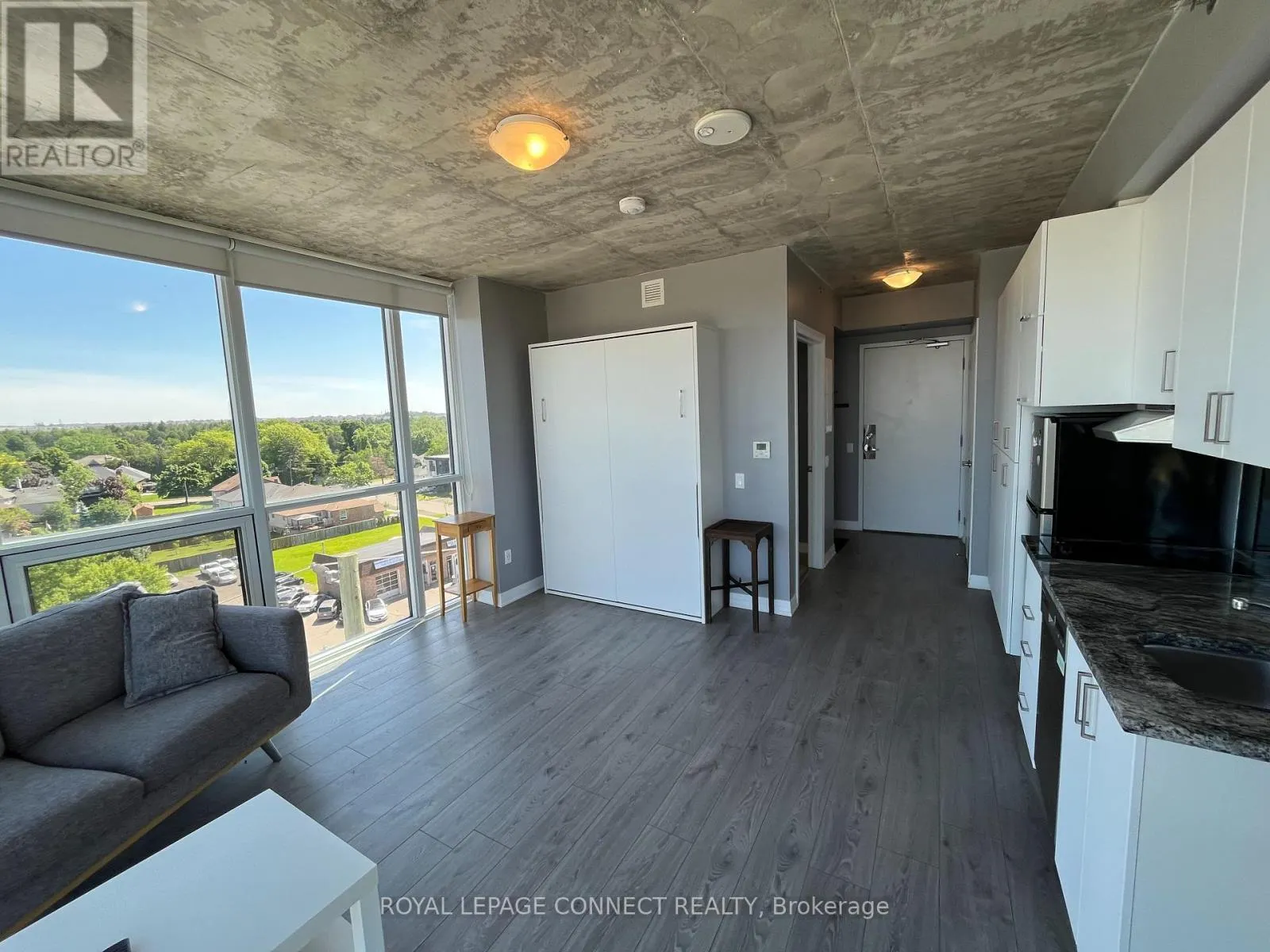 731 - 1900 SIMCOE STREET N