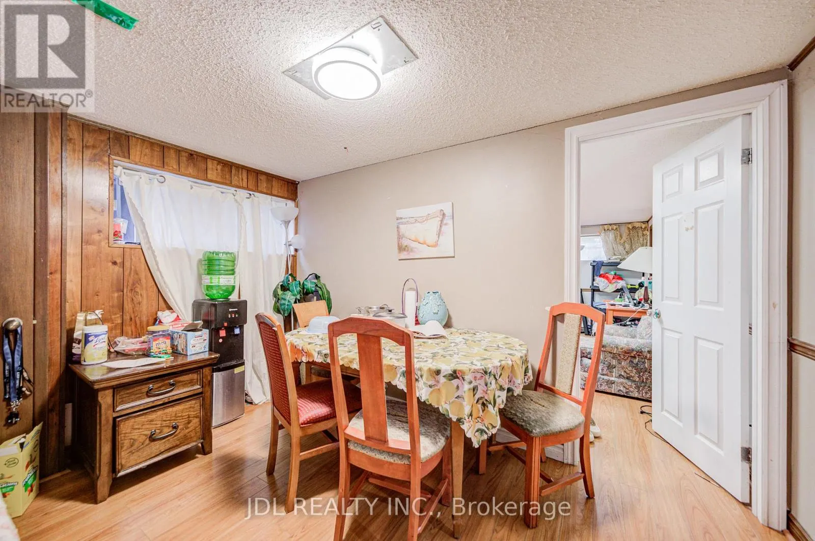 6 NORHEAD AVENUE