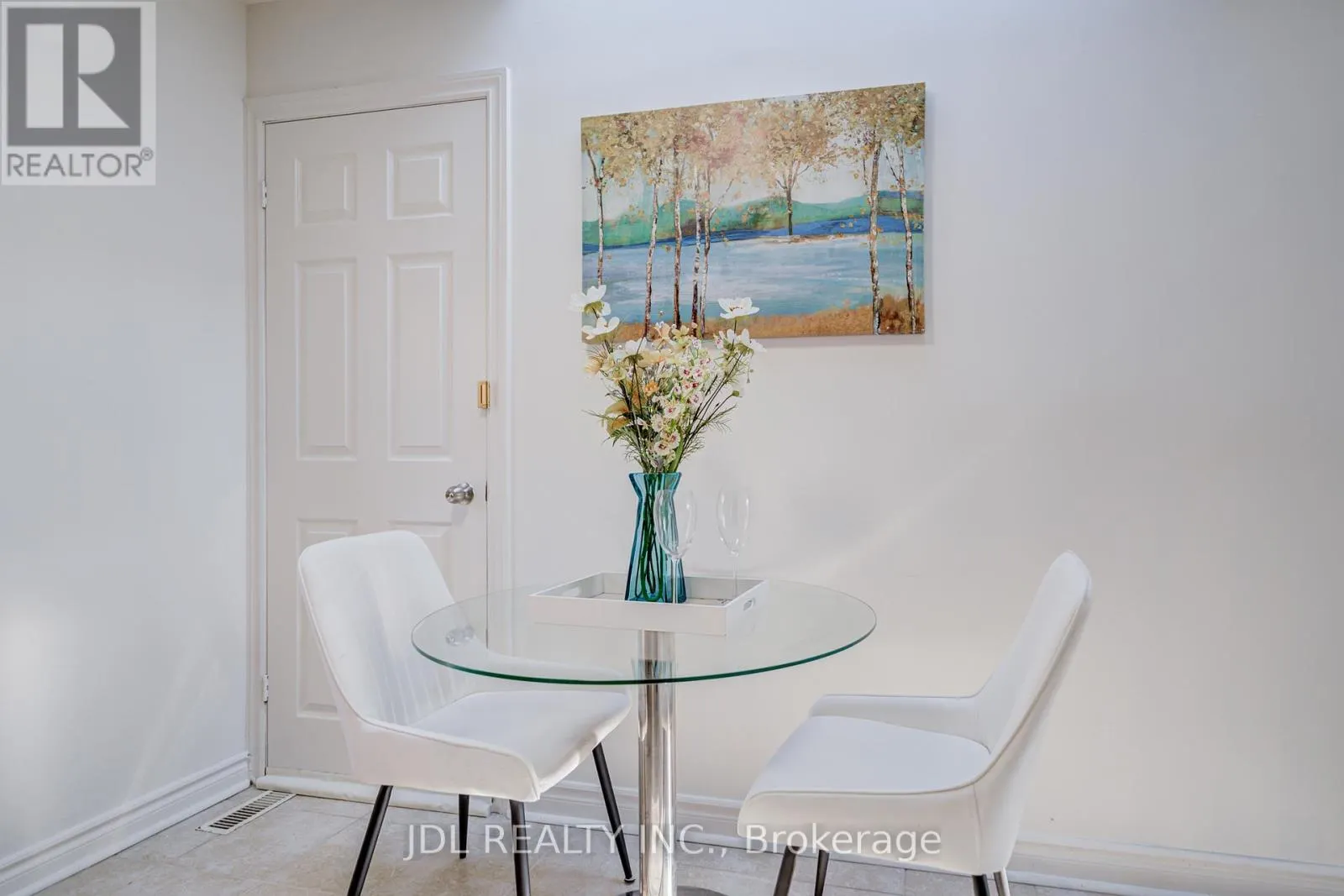6 NORHEAD AVENUE