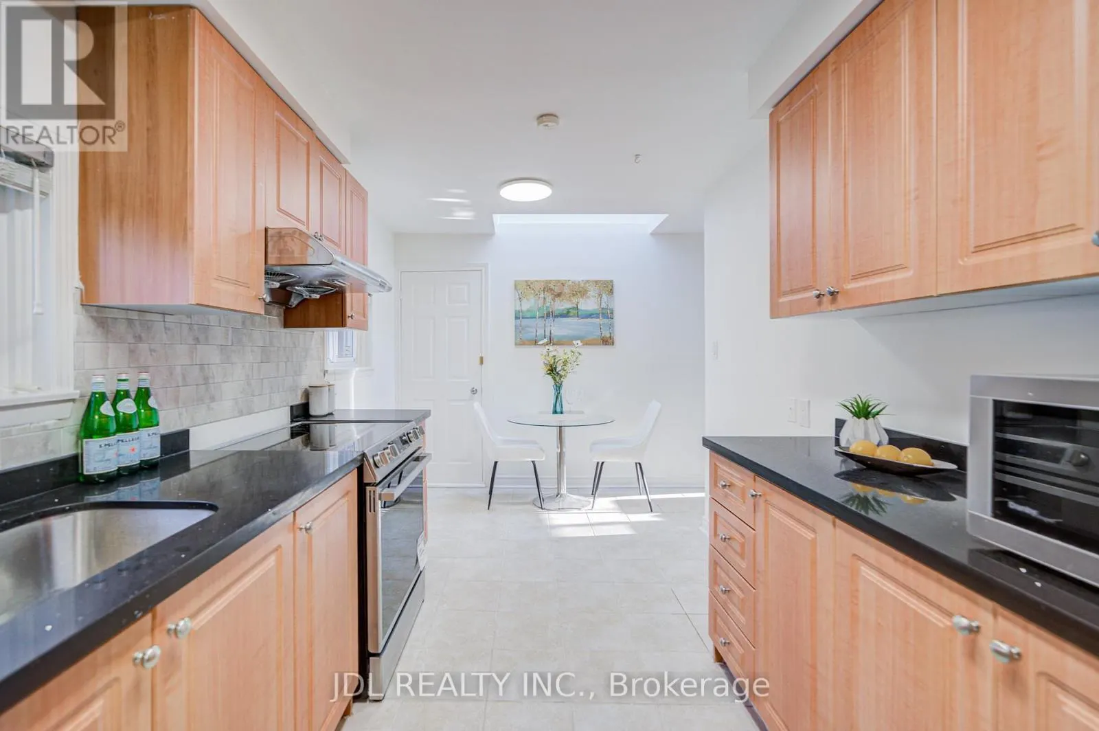 6 NORHEAD AVENUE