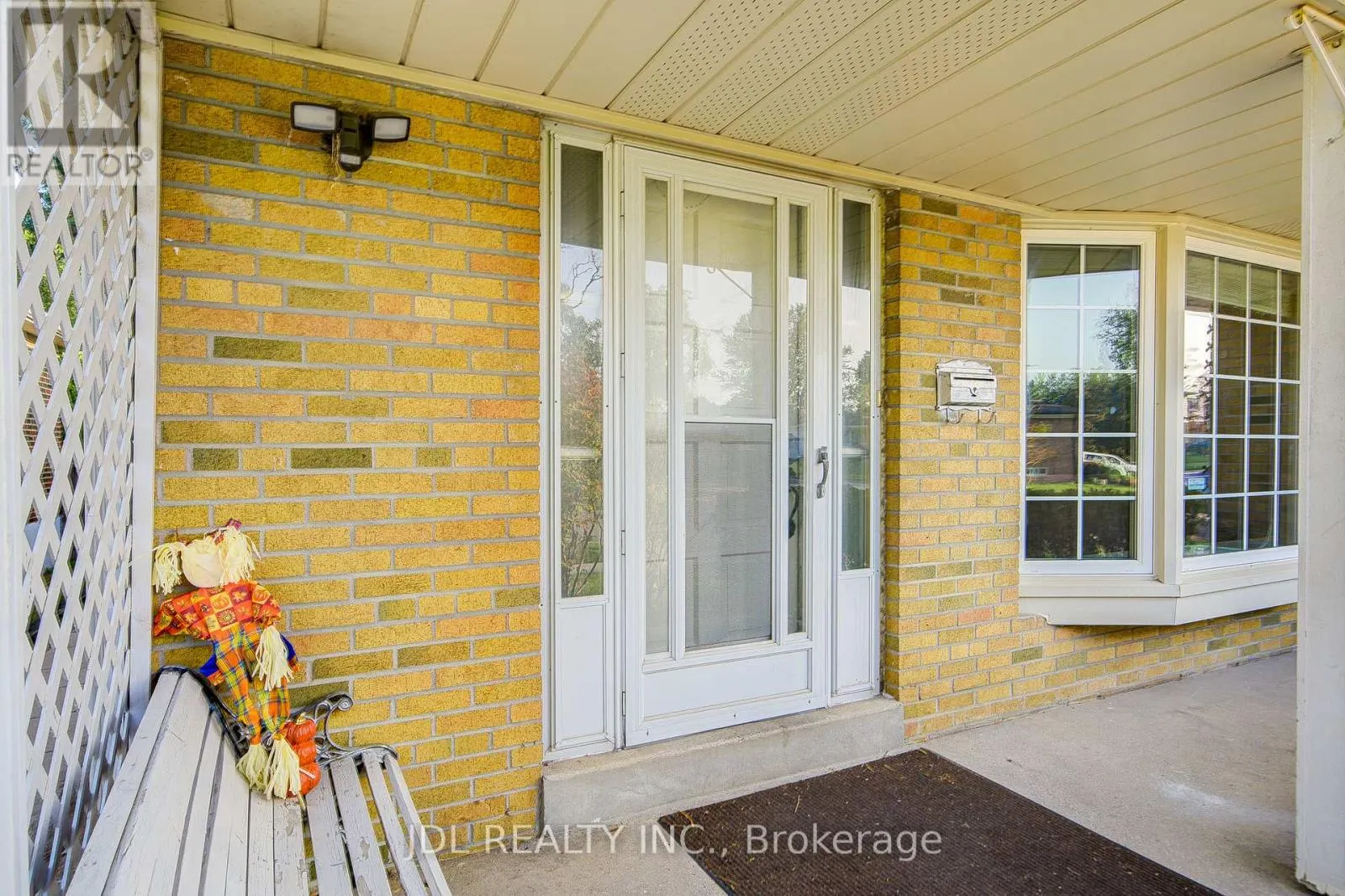 6 NORHEAD AVENUE