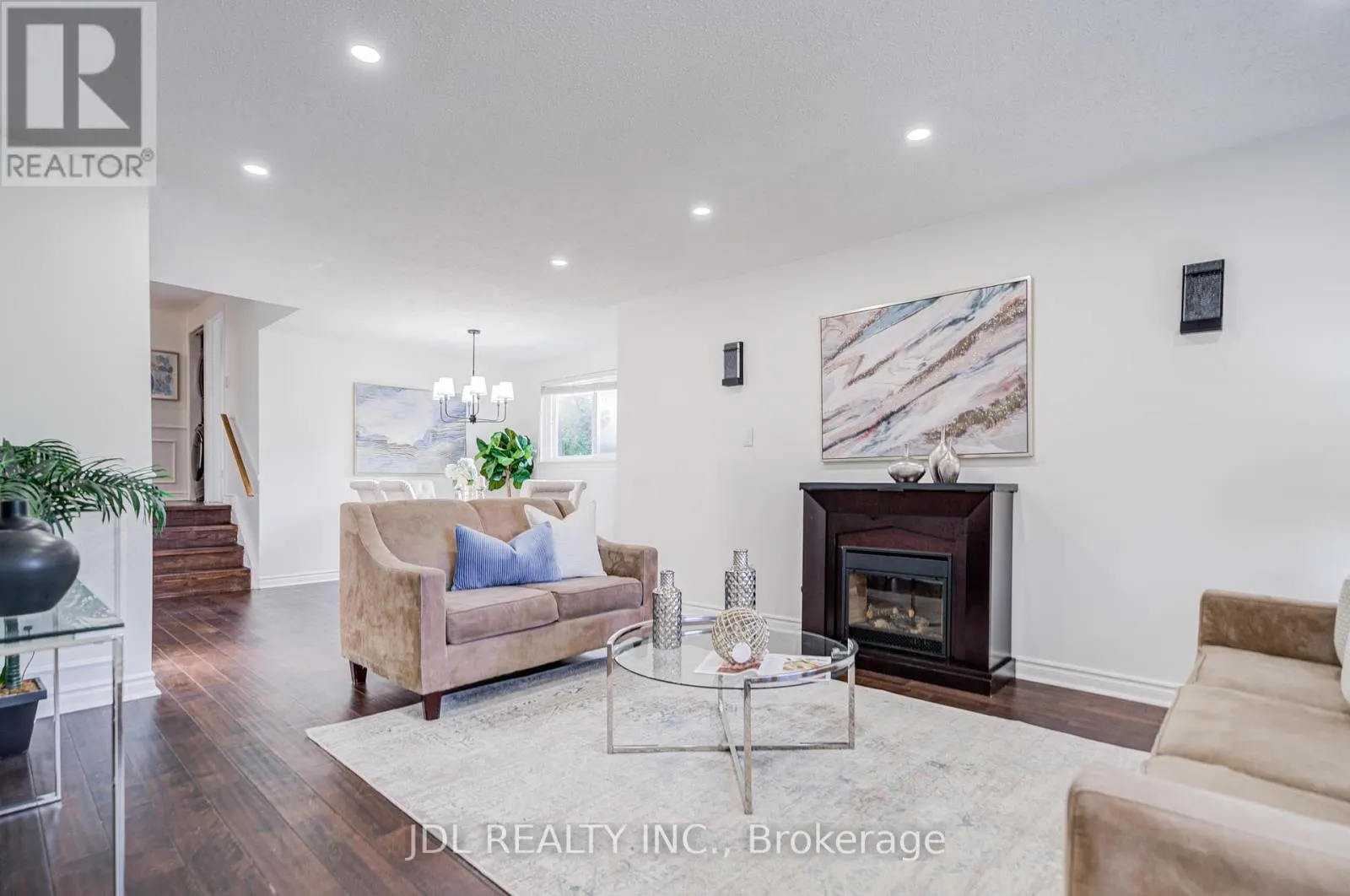 6 NORHEAD AVENUE