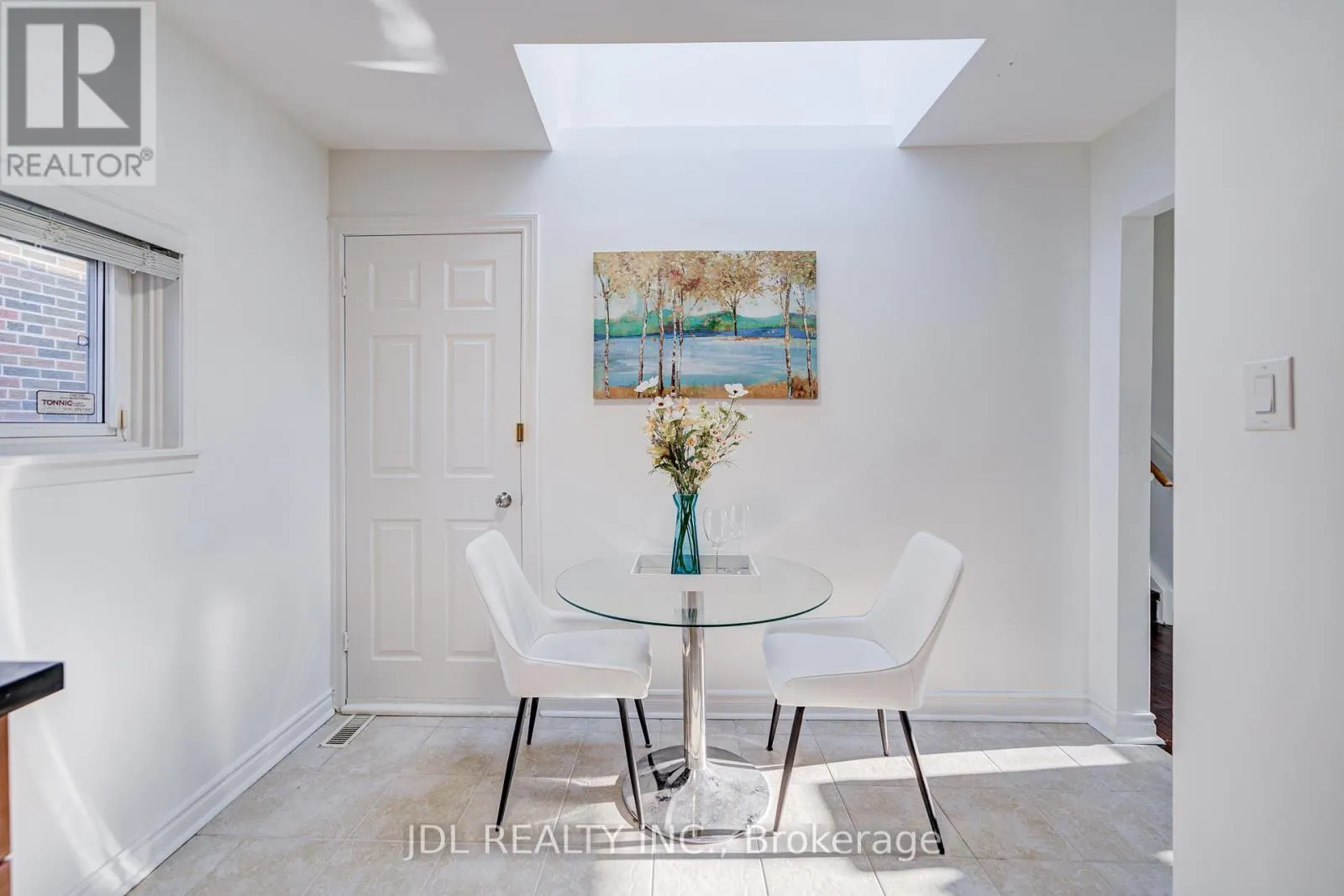 6 NORHEAD AVENUE