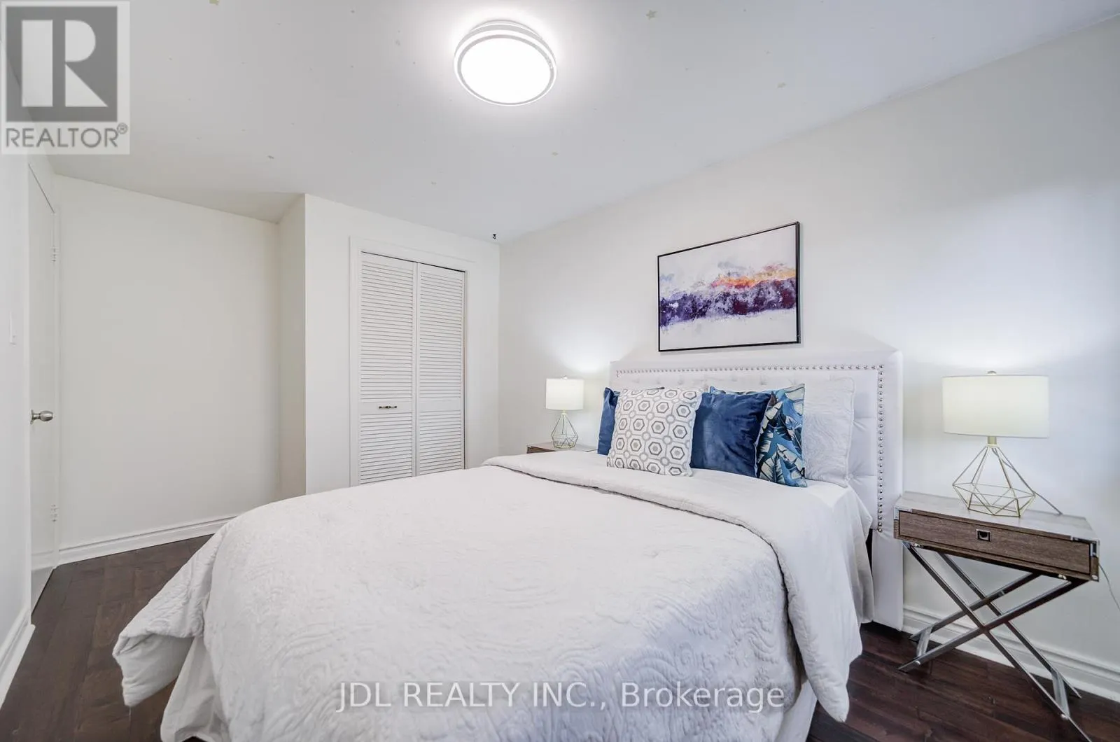 6 NORHEAD AVENUE