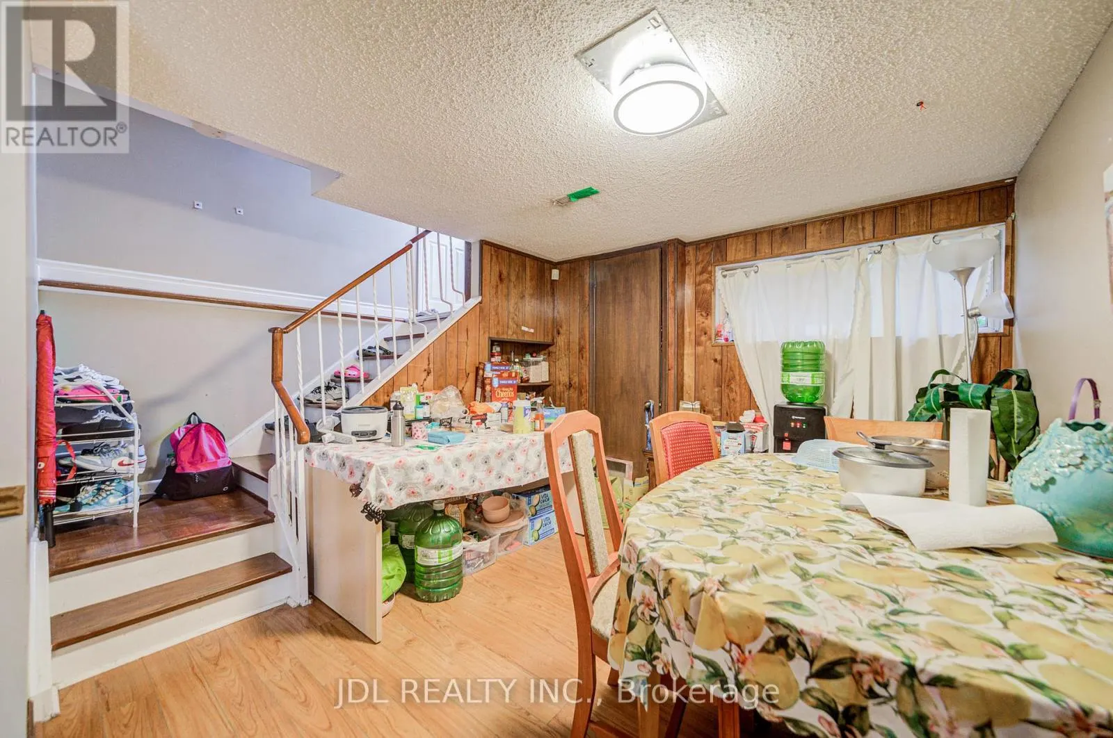 6 NORHEAD AVENUE