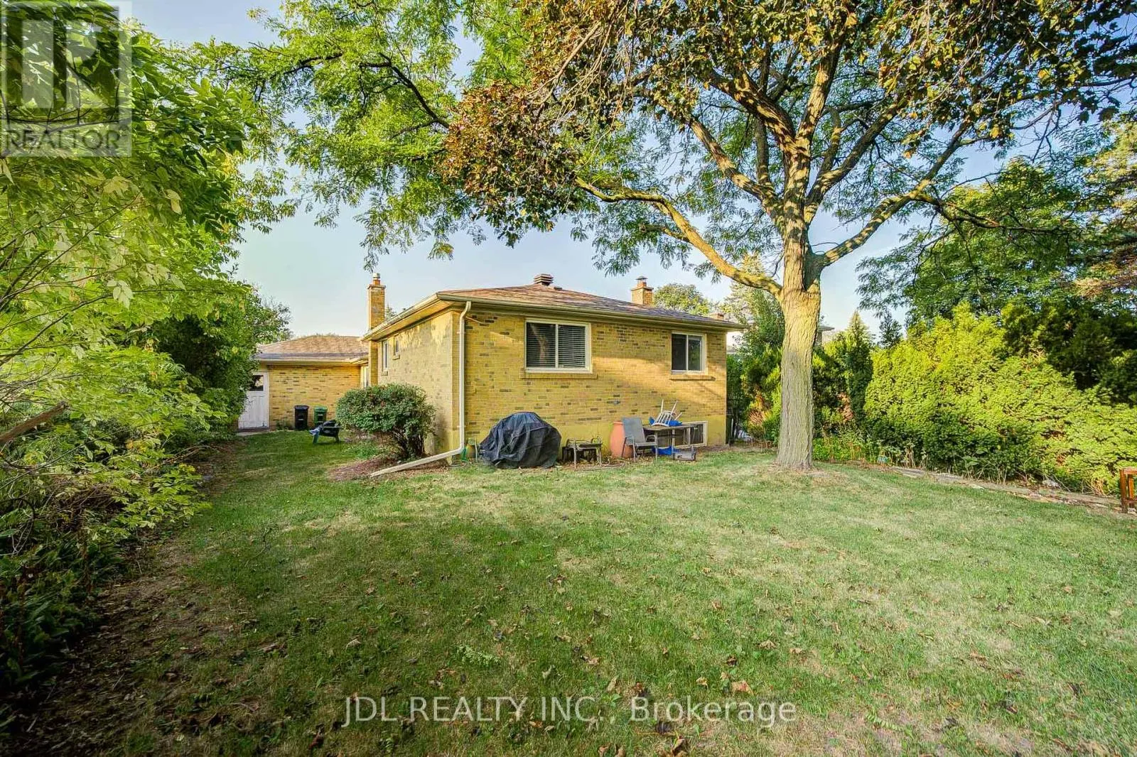 6 NORHEAD AVENUE