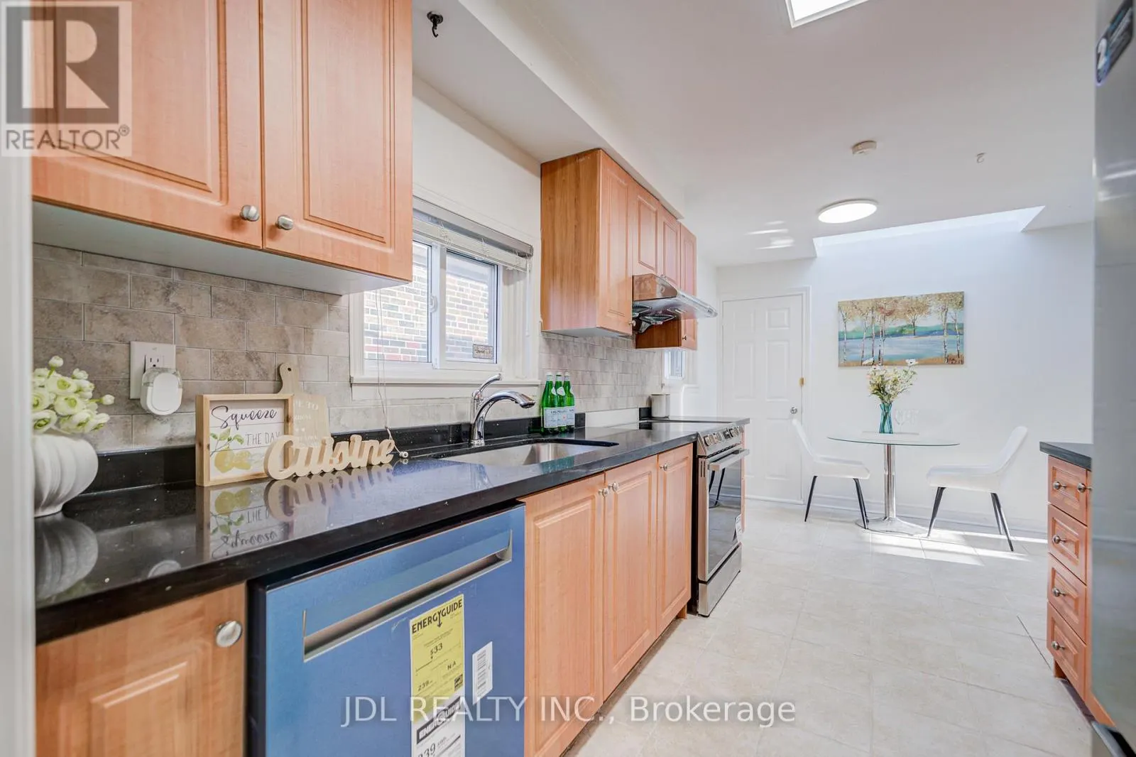 6 NORHEAD AVENUE