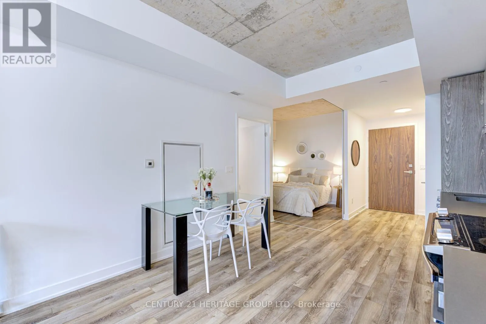 522 - 30 BASEBALL PLACE