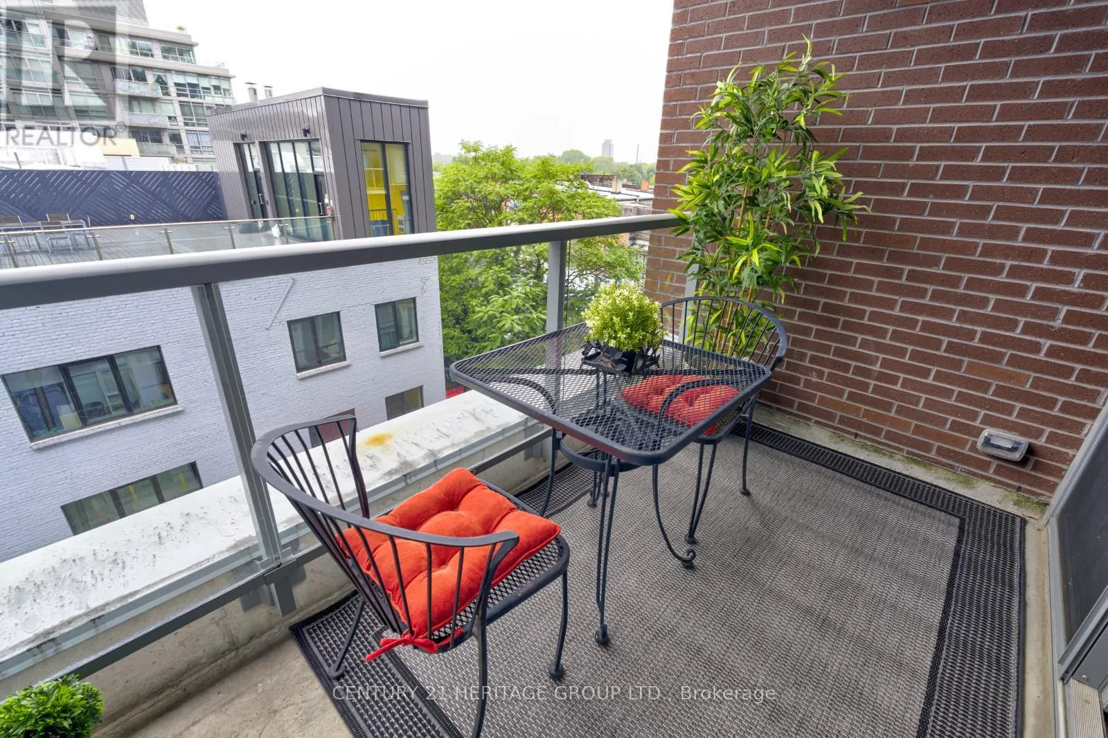 522 - 30 BASEBALL PLACE