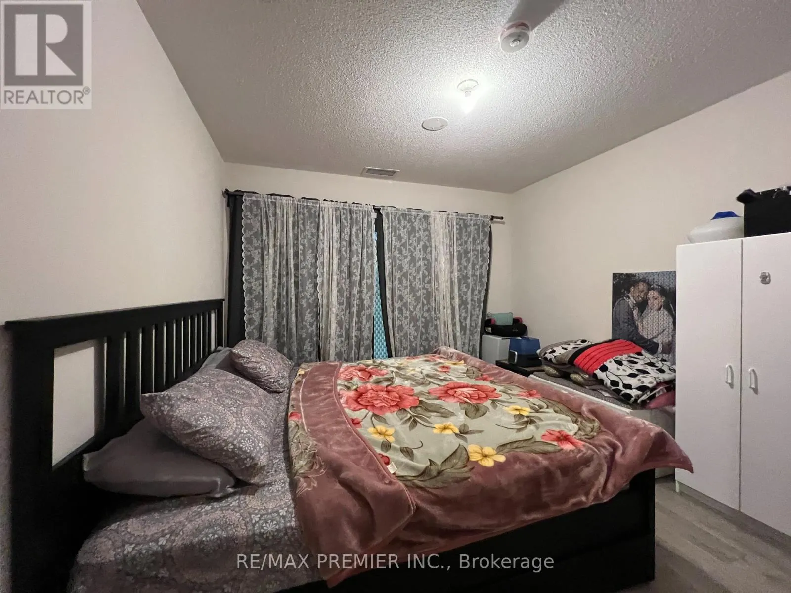 PH12 - 2150 LAWRENCE AVENUE E