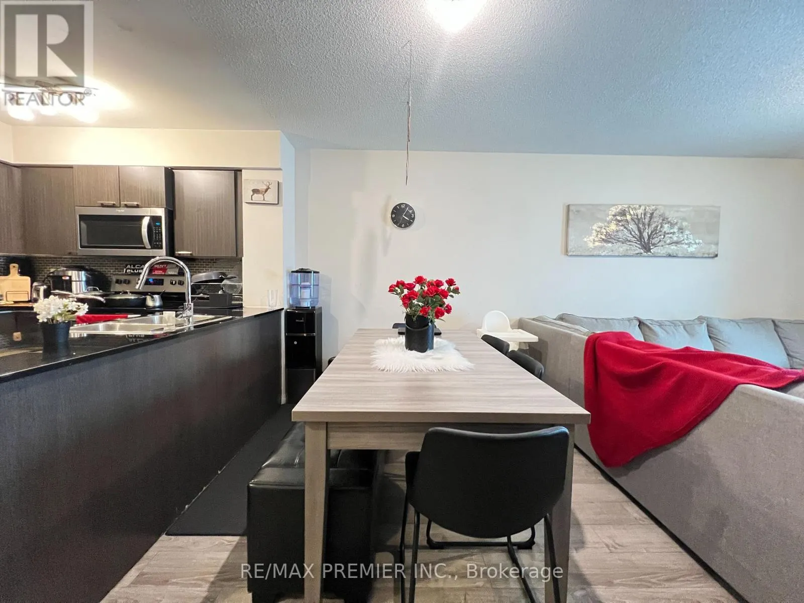 PH12 - 2150 LAWRENCE AVENUE E
