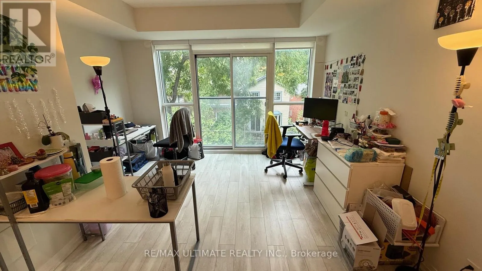 301 - 1630 QUEEN STREET E