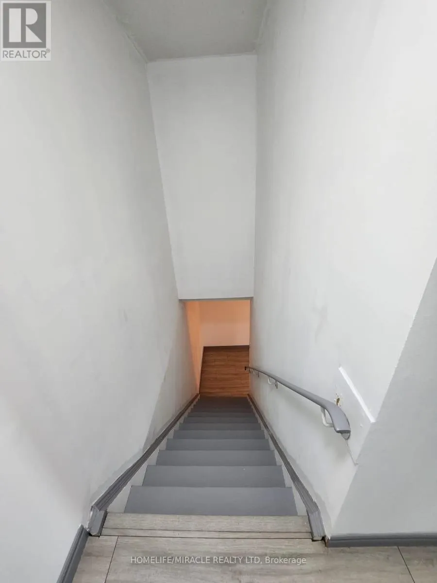 2 - 1100 OXFORD STREET