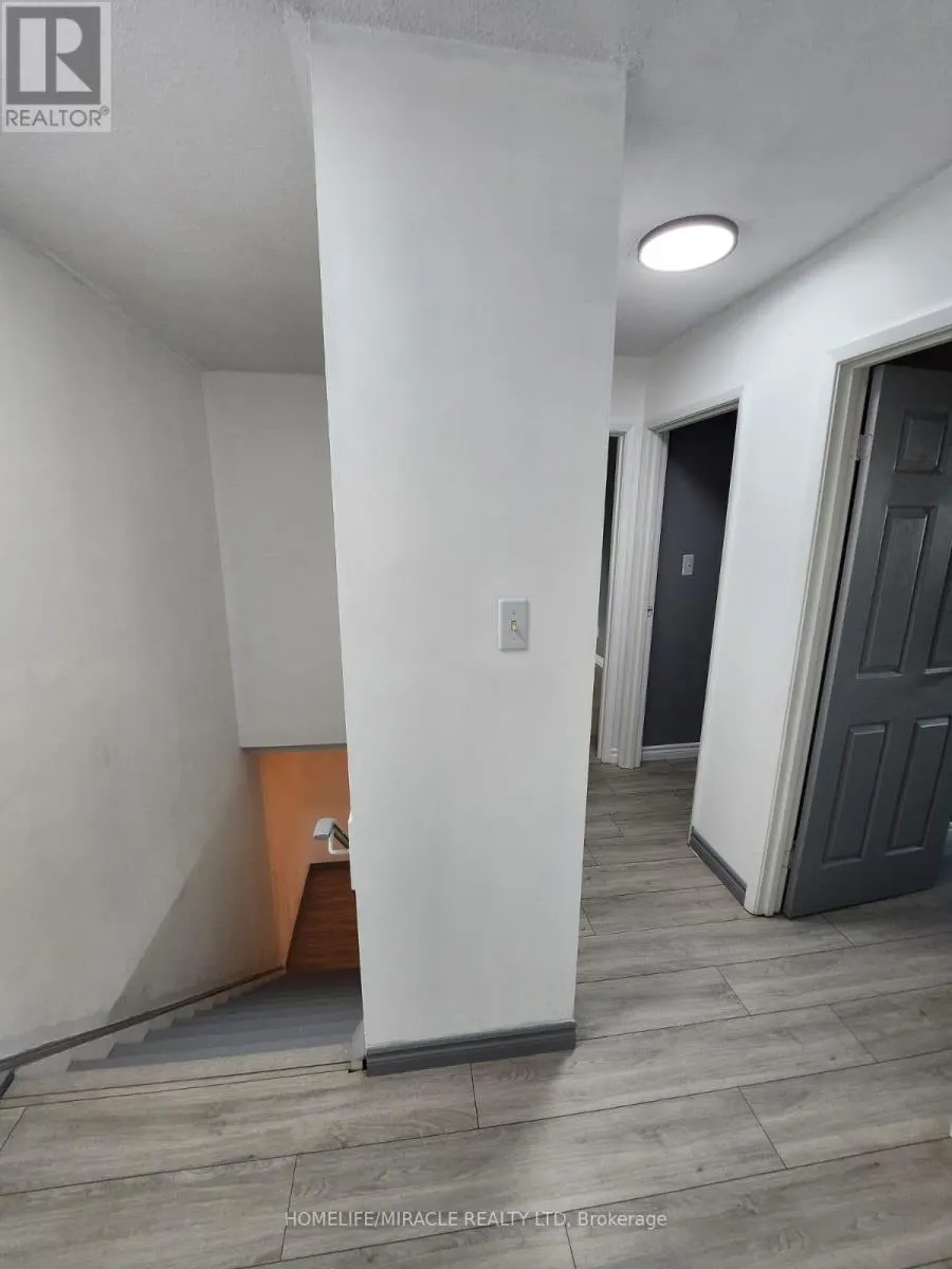 2 - 1100 OXFORD STREET