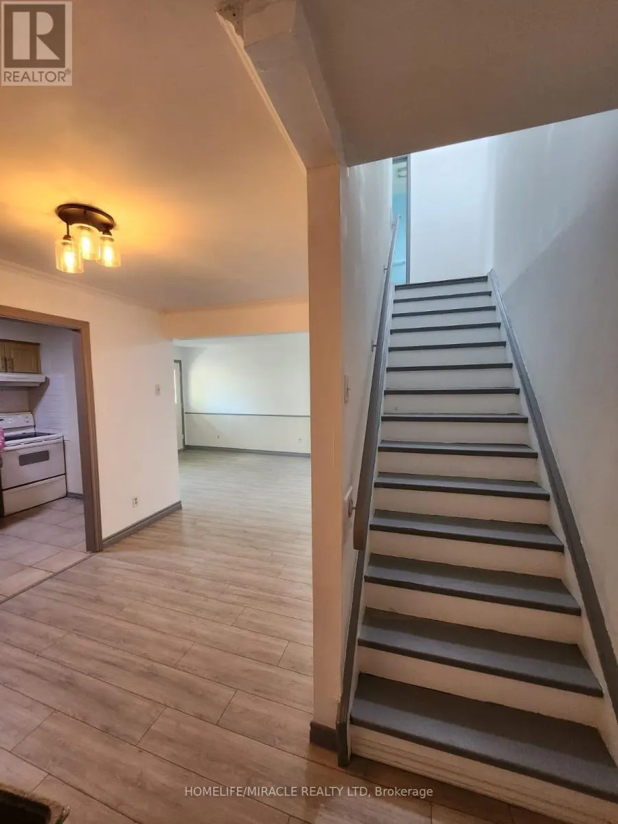 2 - 1100 OXFORD STREET