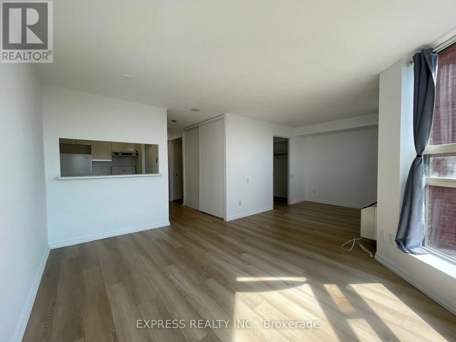 917 - 2460 EGLINTON AVENUE E