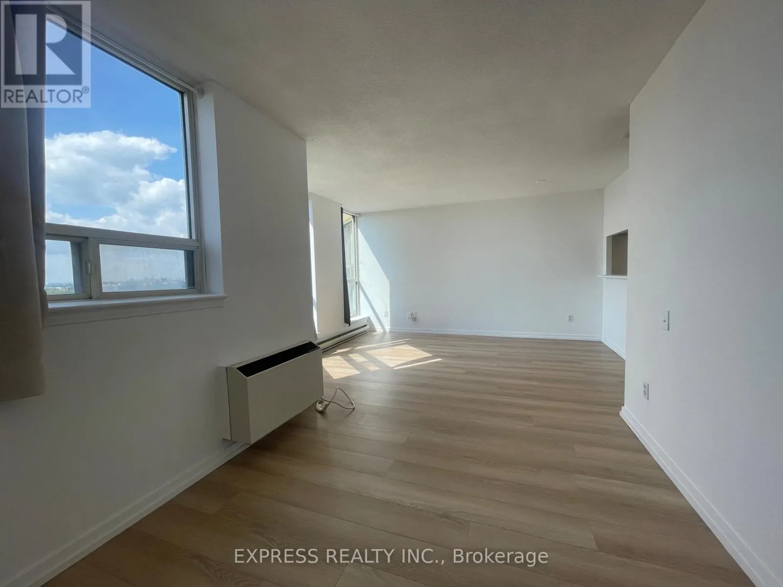 917 - 2460 EGLINTON AVENUE E