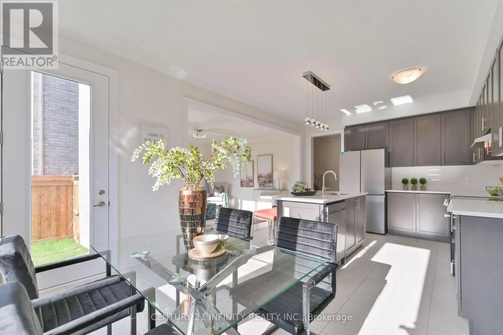 10 HOAD STREET