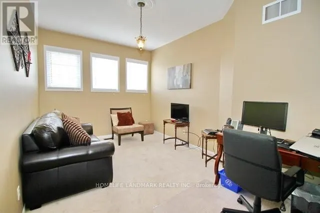 9 PRESLEY CRESCENT