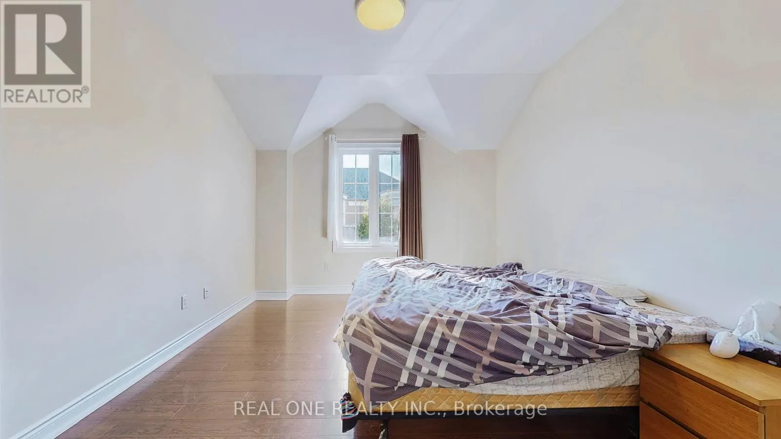6 - 1815 FAIRPORT ROAD