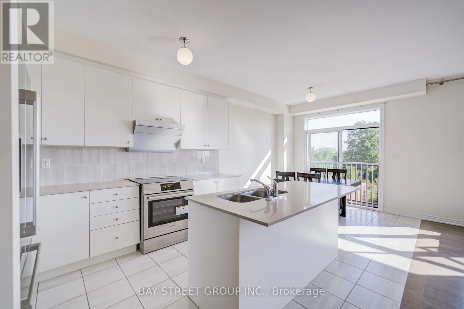 2643 DELPHINIUM TRAIL