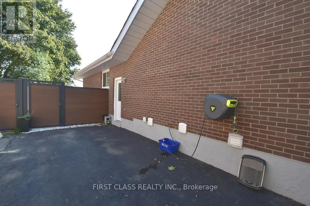 B1 - 1506 SIMCOE STREET N