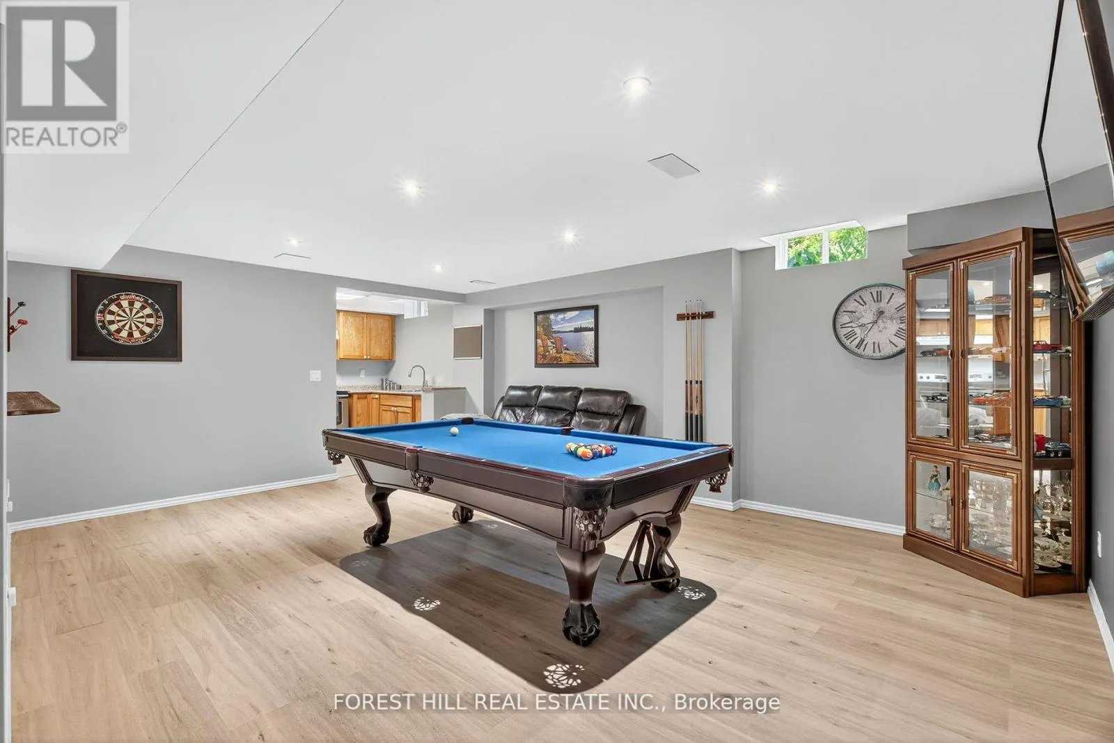 24 VESNA COURT