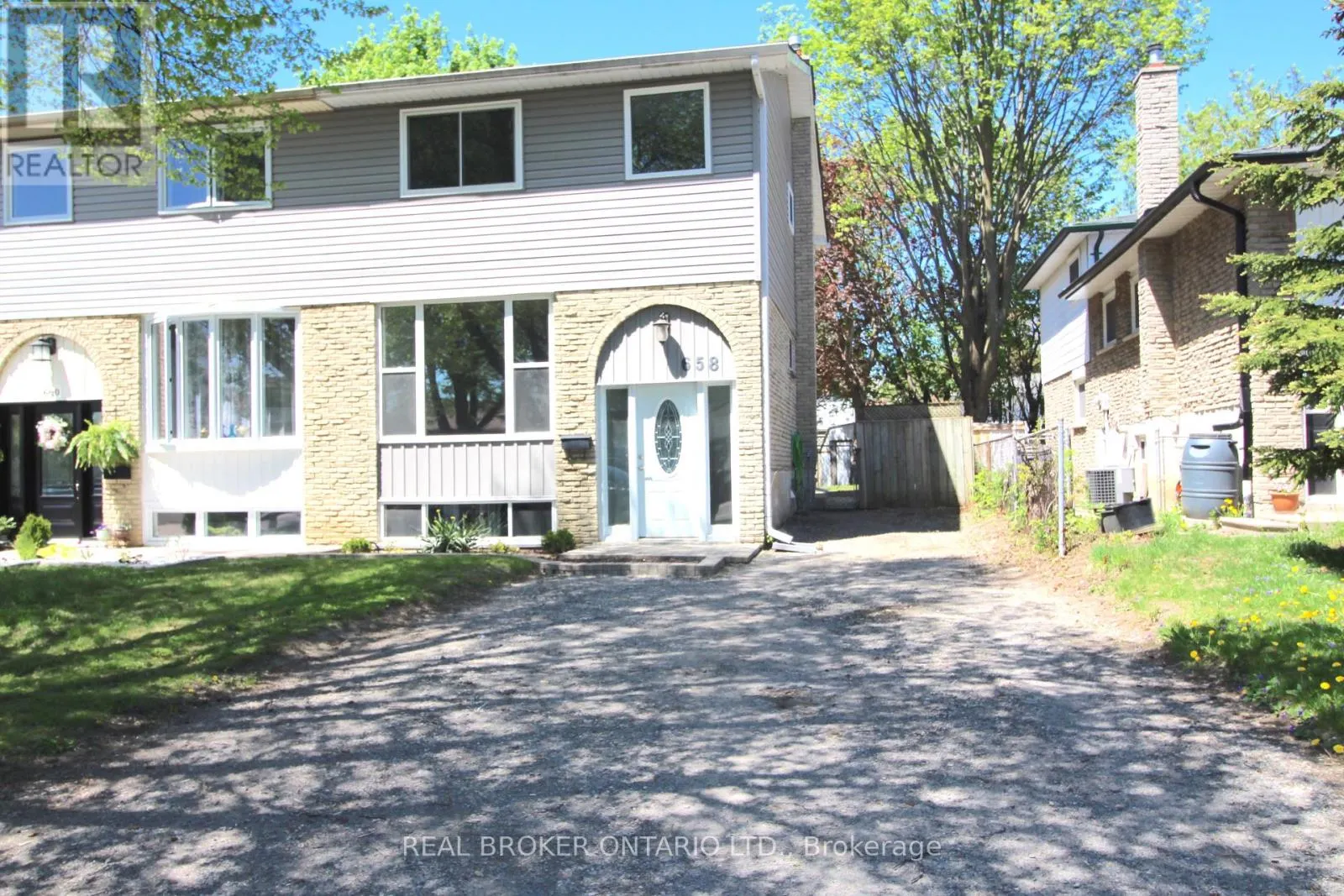 658 BERWICK CRESCENT