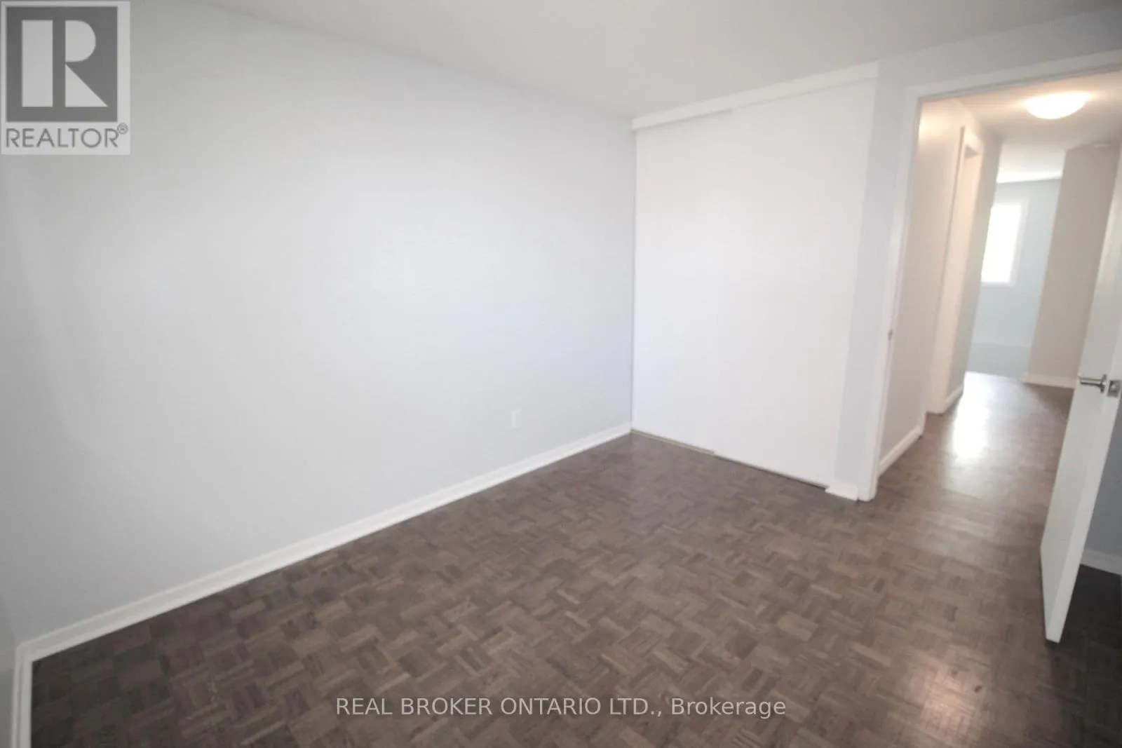 658 BERWICK CRESCENT