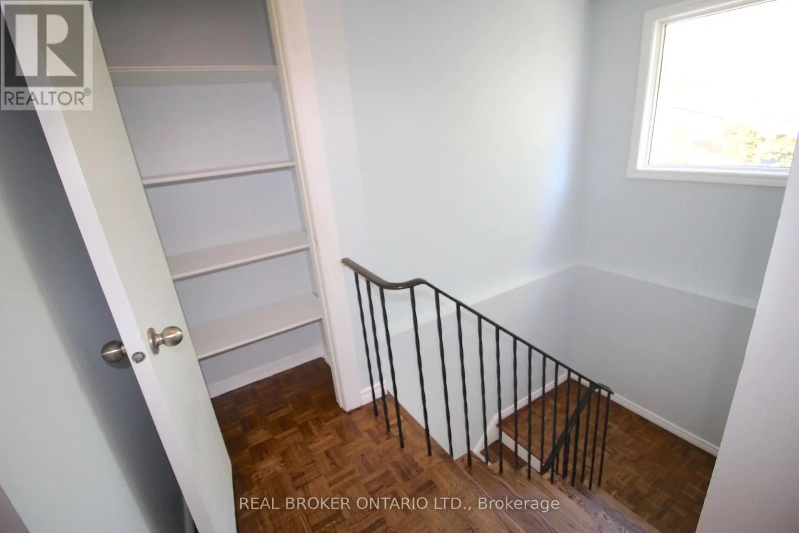 658 BERWICK CRESCENT