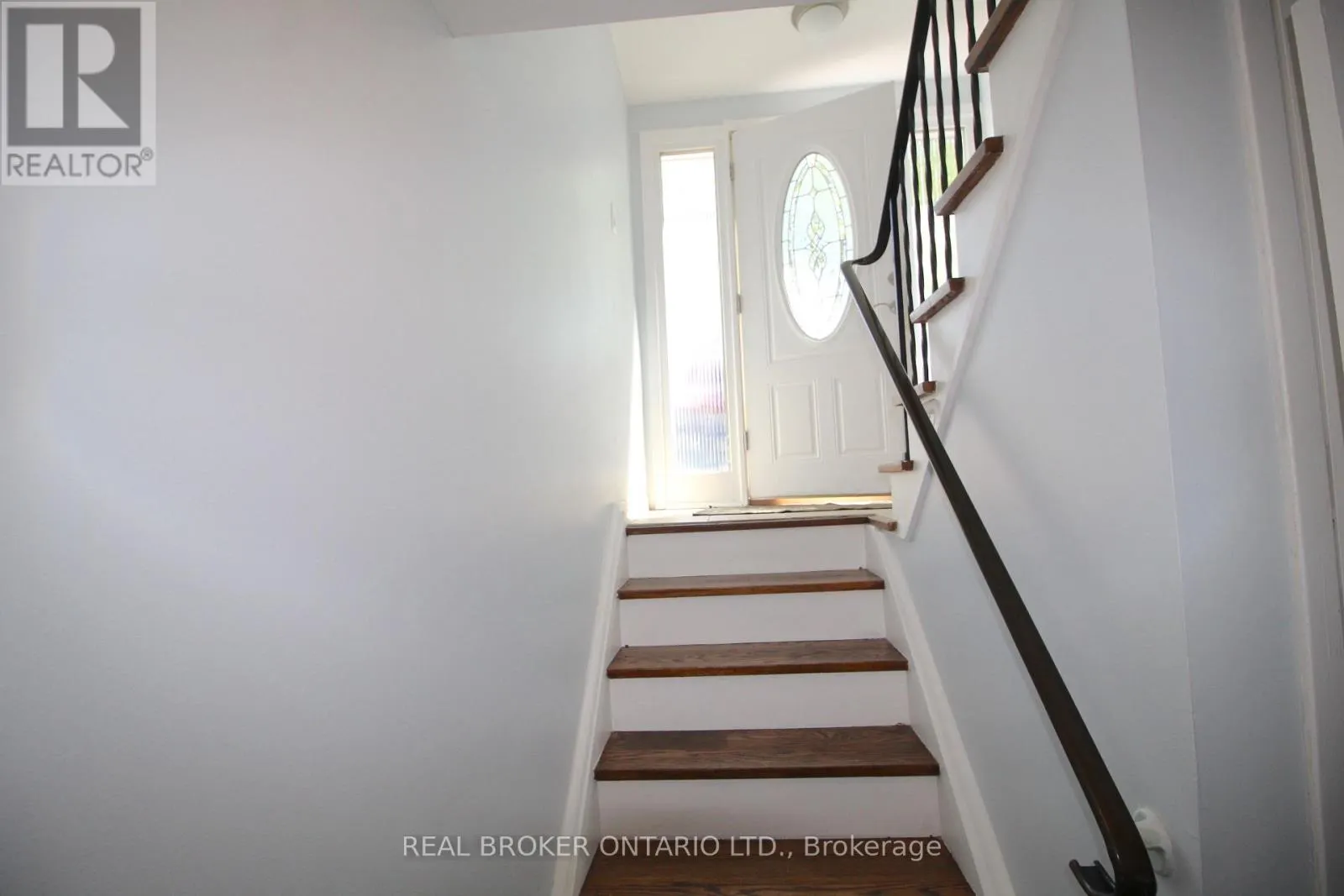 658 BERWICK CRESCENT